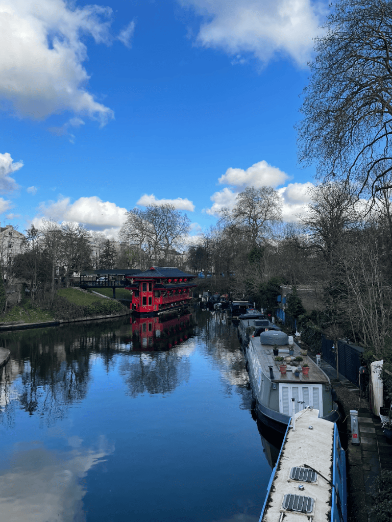 Londres River